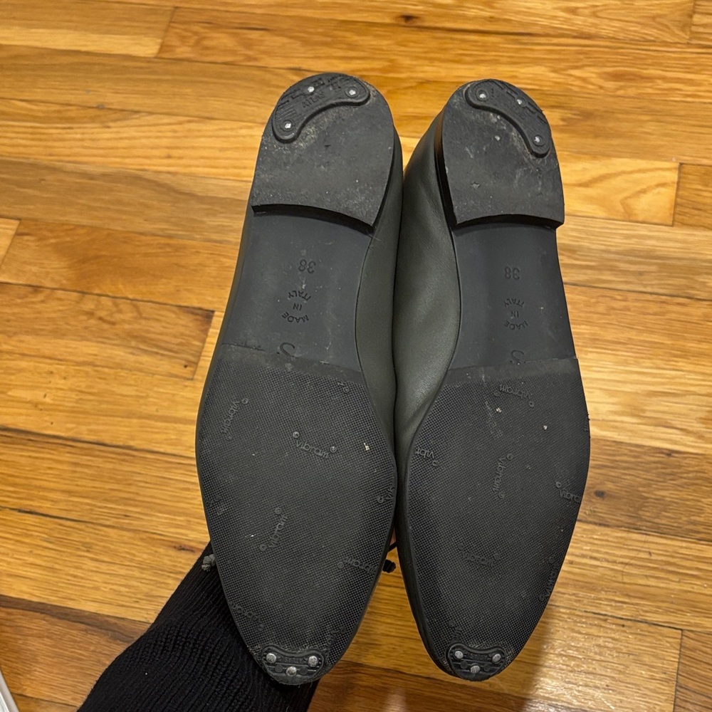 A. Soliani como strap olive green 38 flats tapped and soled worn once - Picture 4 of 5